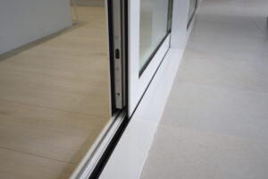 ventana aluminio metalcrismar cortizo