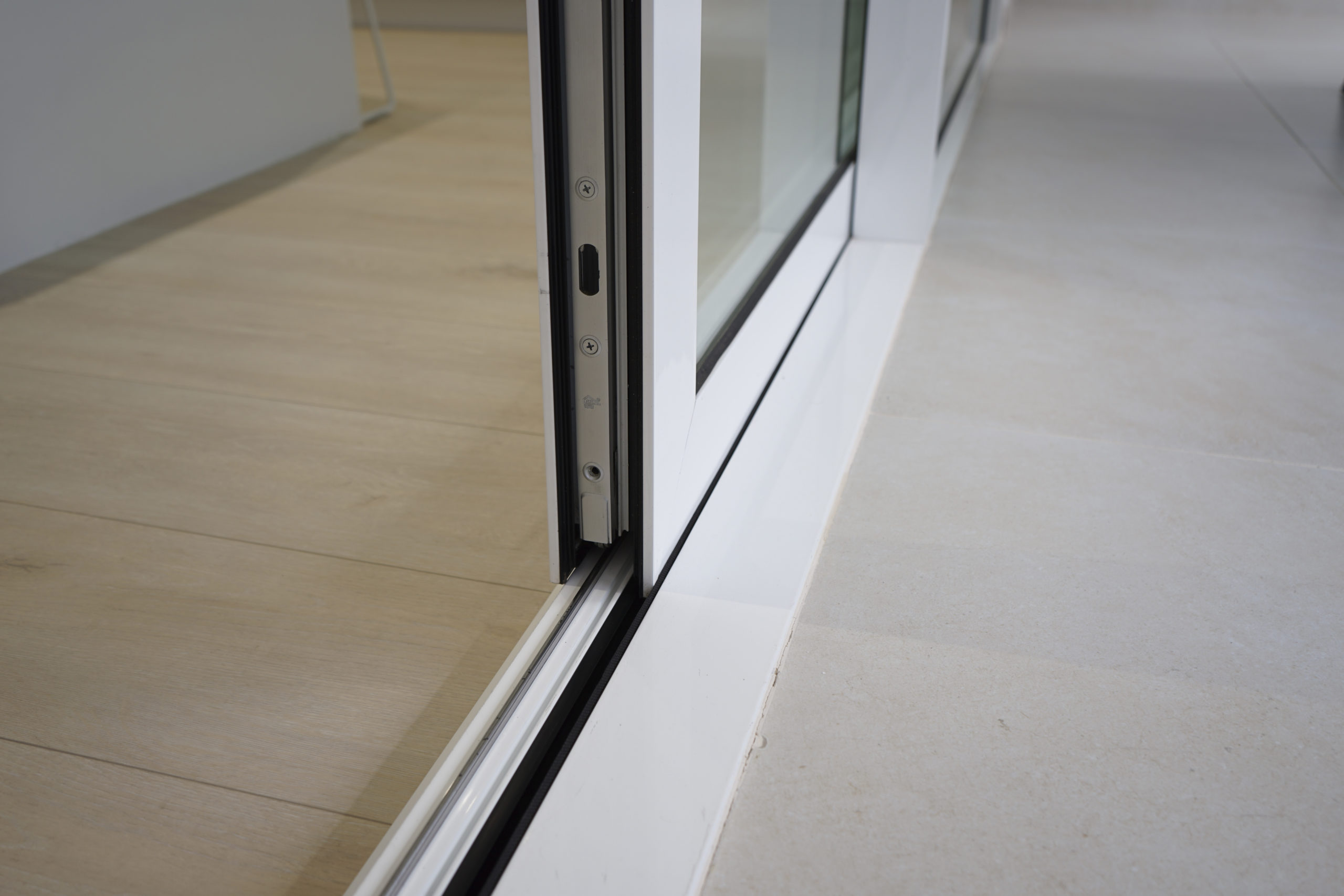 ventana aluminio metalcrismar cortizo